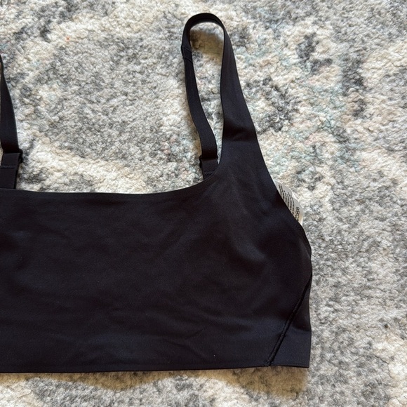 Lululemon Black Lightweight Bra - Picture 3 of 7
